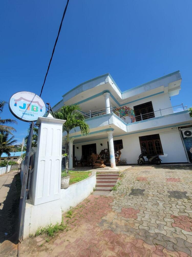 Jib Hostel Restobar, Weligama