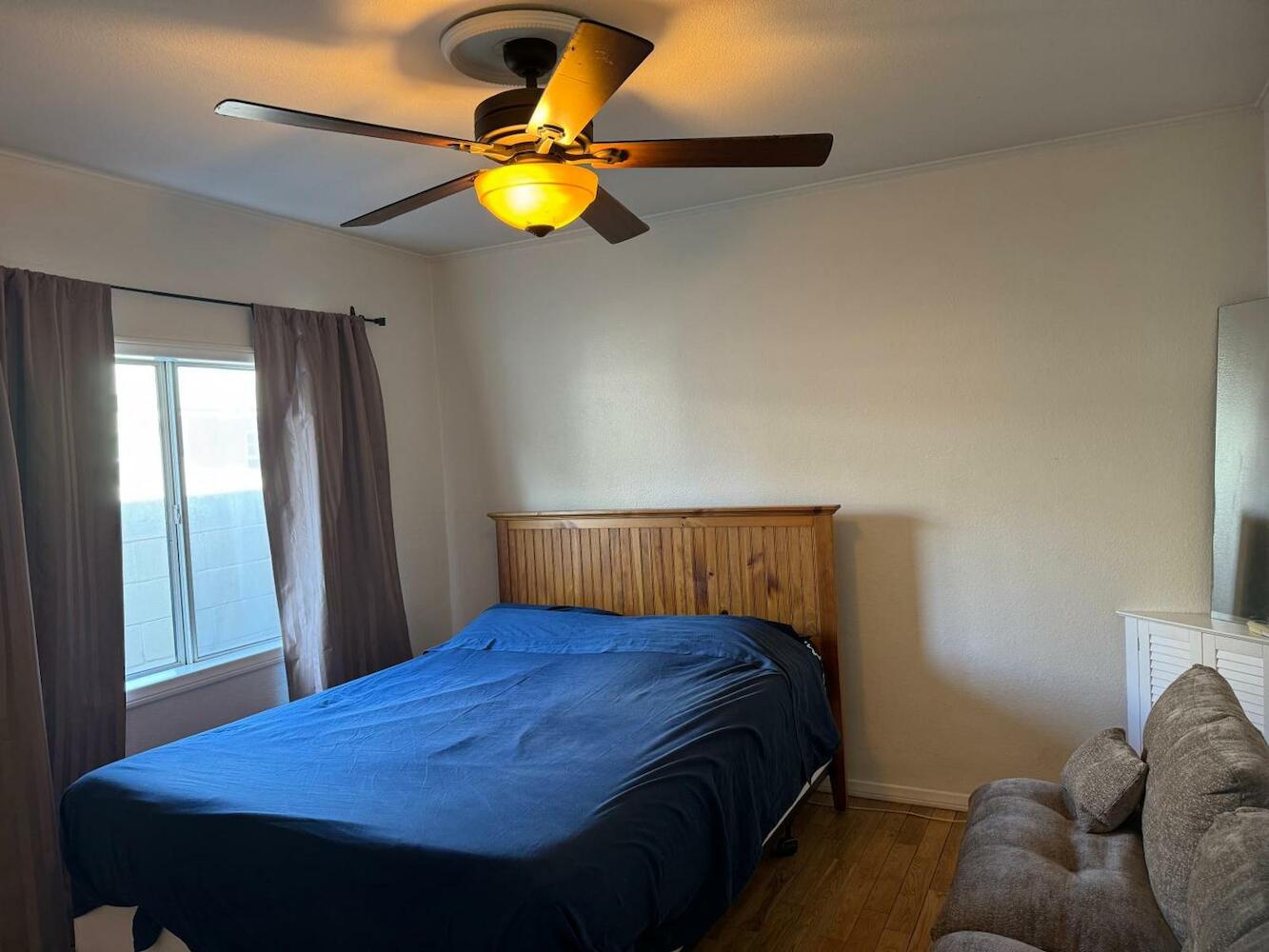 The Ardmore Home Share, Los Angeles