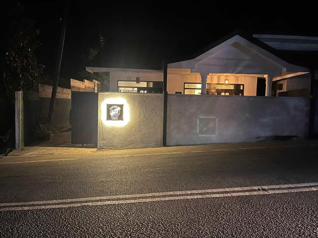 Premiere Inn Hostel, Hiriketiya