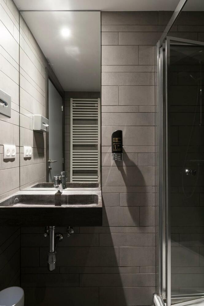 Brxxl 5 City Centre Hostel, Brussels