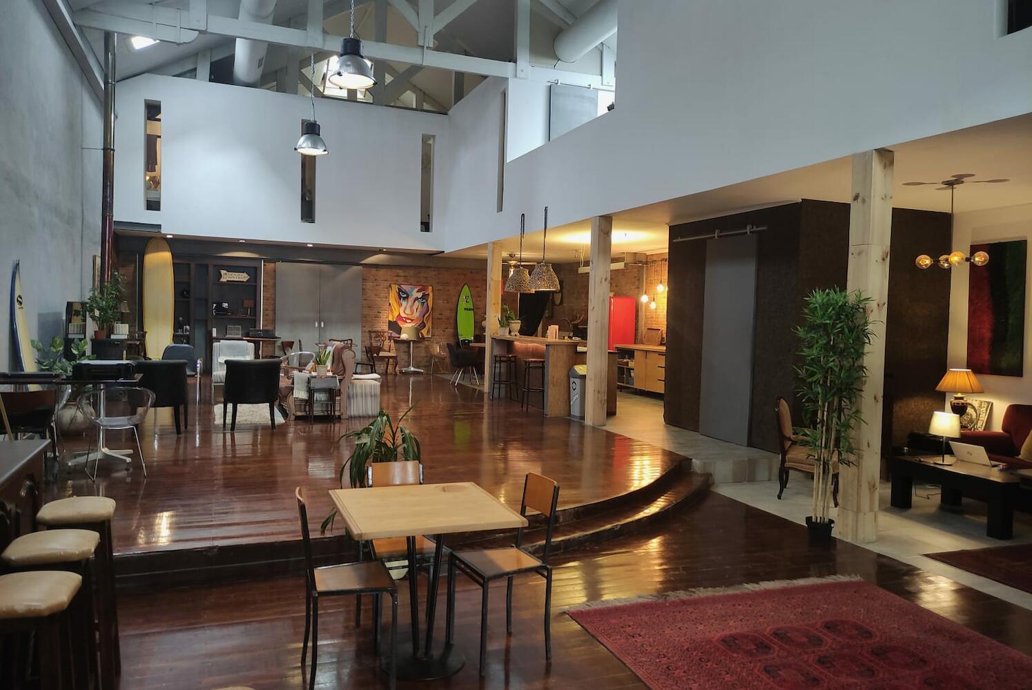Caruma Surf Hostel & Suites