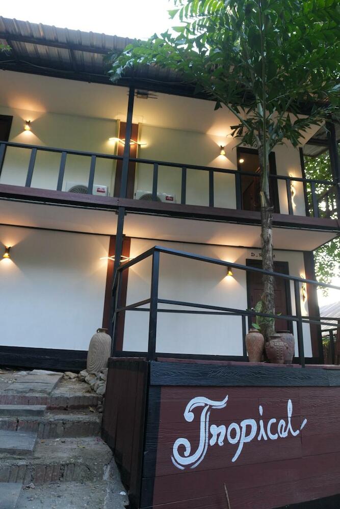 Tropical Hostel, Ko Phi Phi