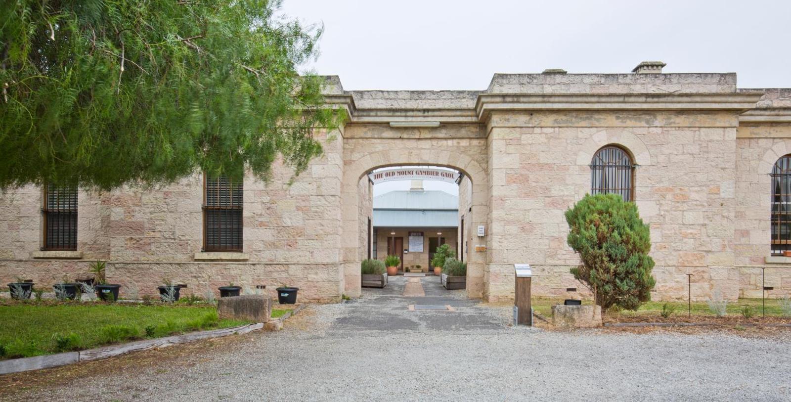 Where to stay in Mount Gambier on a budget