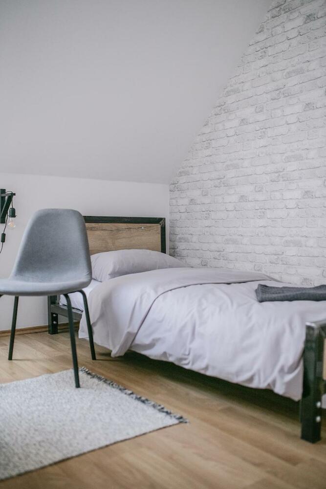 Schöndorf Hostel, Bratislava