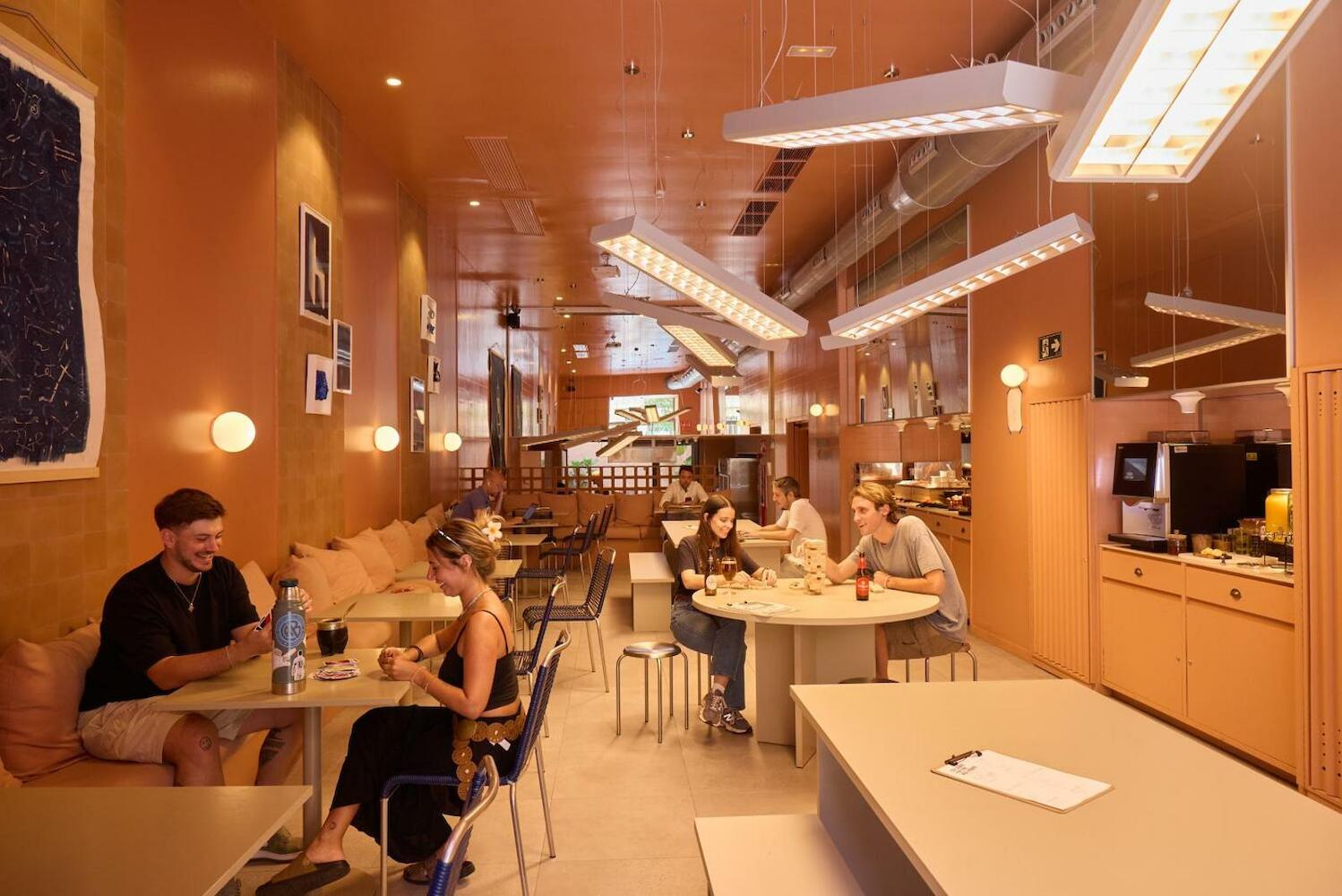 Latroupe Poblenou Beach, Barcelona