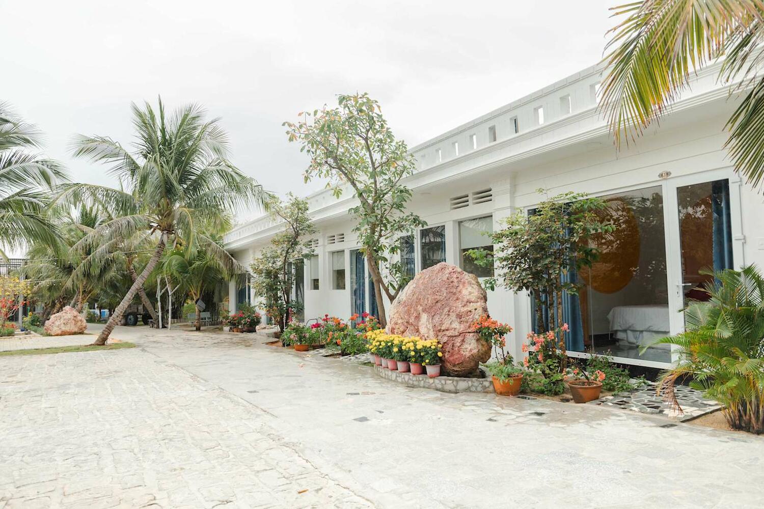 Fairy Hills Hotel