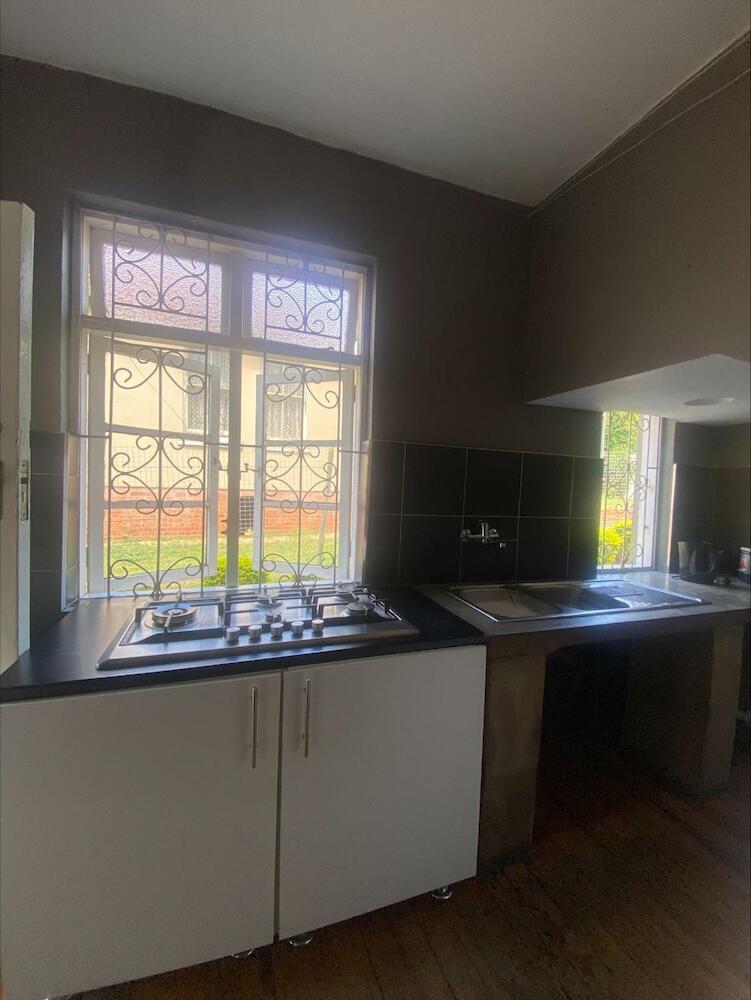 Back Packer Style, Durban