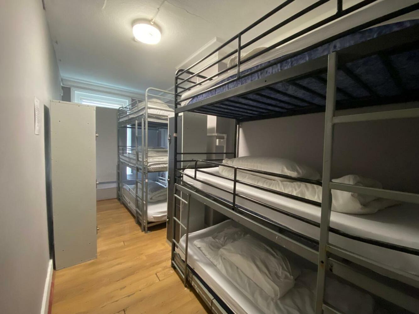 Queen Elizabeth Chelsea Pub & Hostel, London