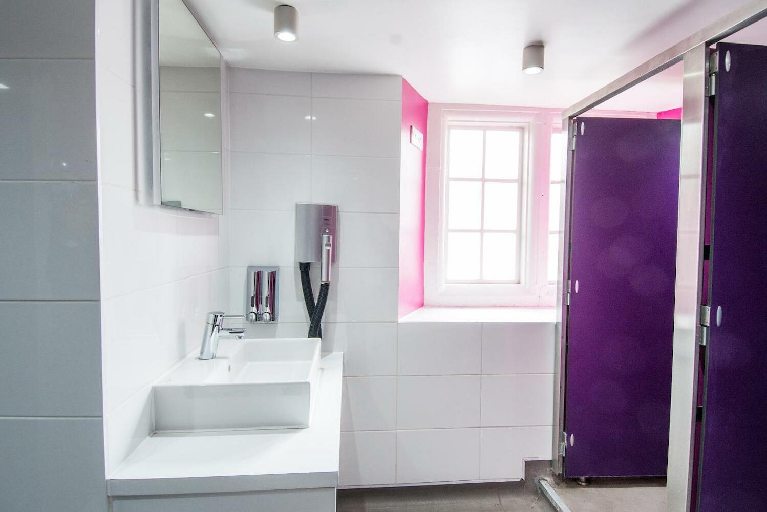 Safestay London Kensington Holland Park, London