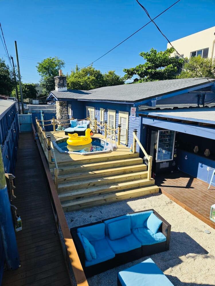 Blue Little Havana