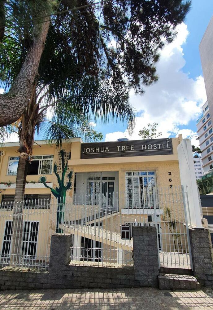 Joshua Tree Hostel - Curitiba, Curitiba