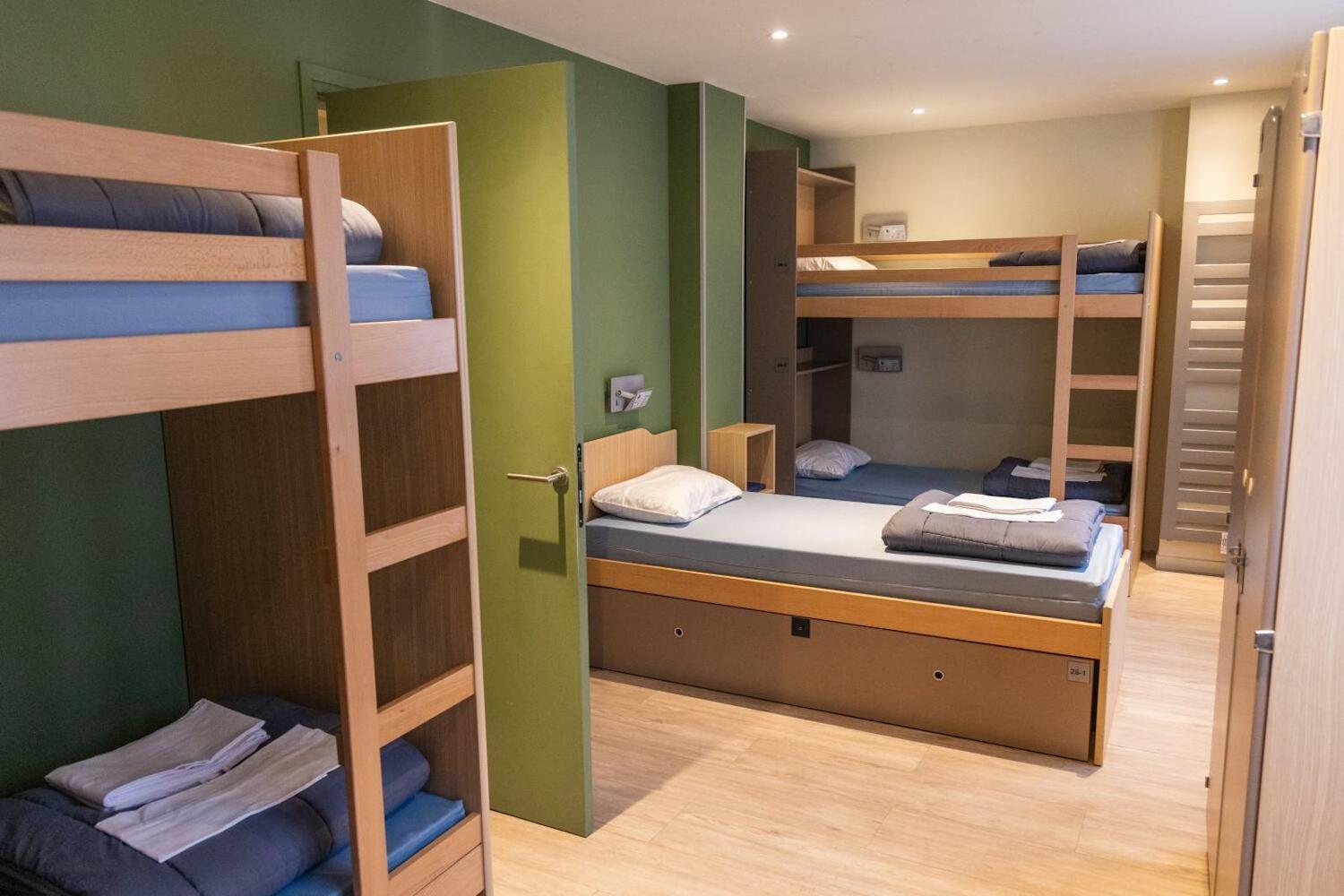 Adveniat Paris, Paris