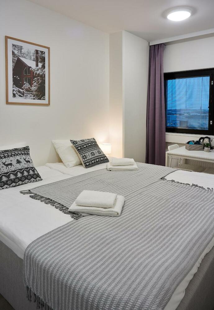 Inn Tourist Hotel & Hostel