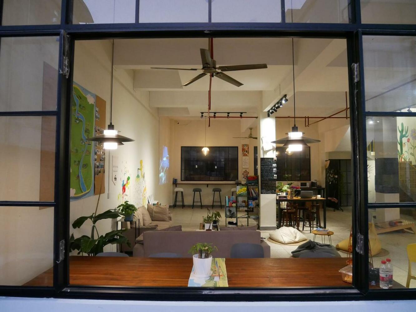 Pomelo Hostel