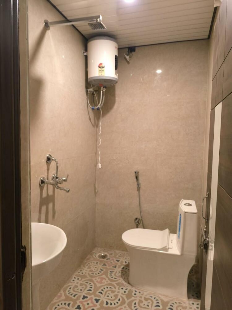 Tatsat Hostel, Rishikesh