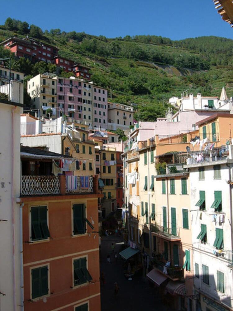 Where to stay in Cinque Terre on a budget