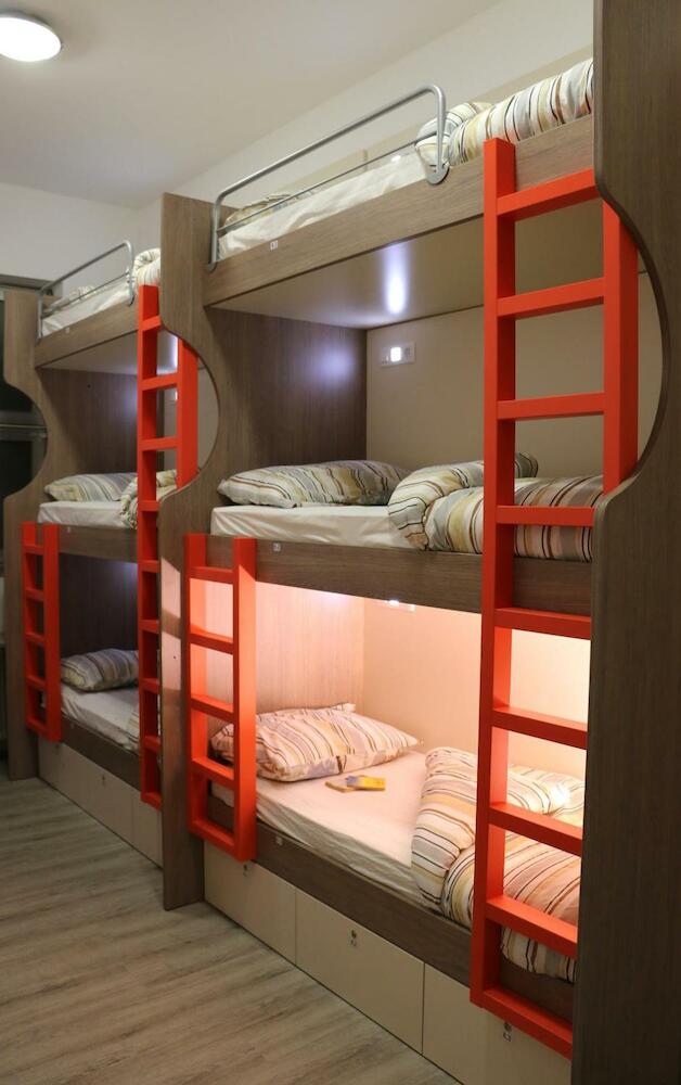 Hostel Tivoli