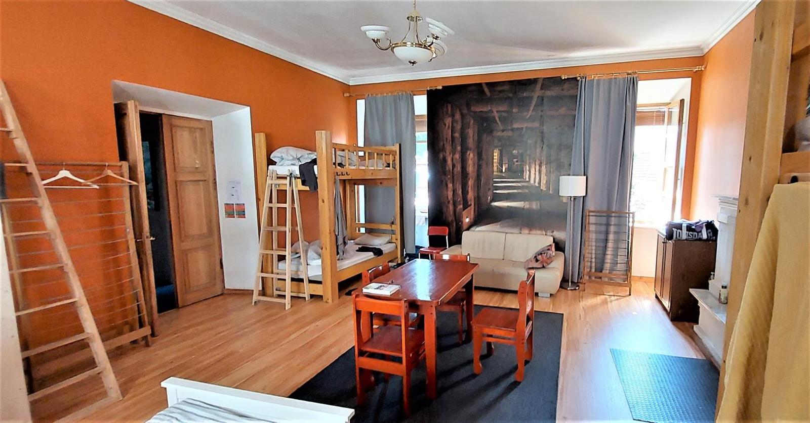 25 Hours Hostel