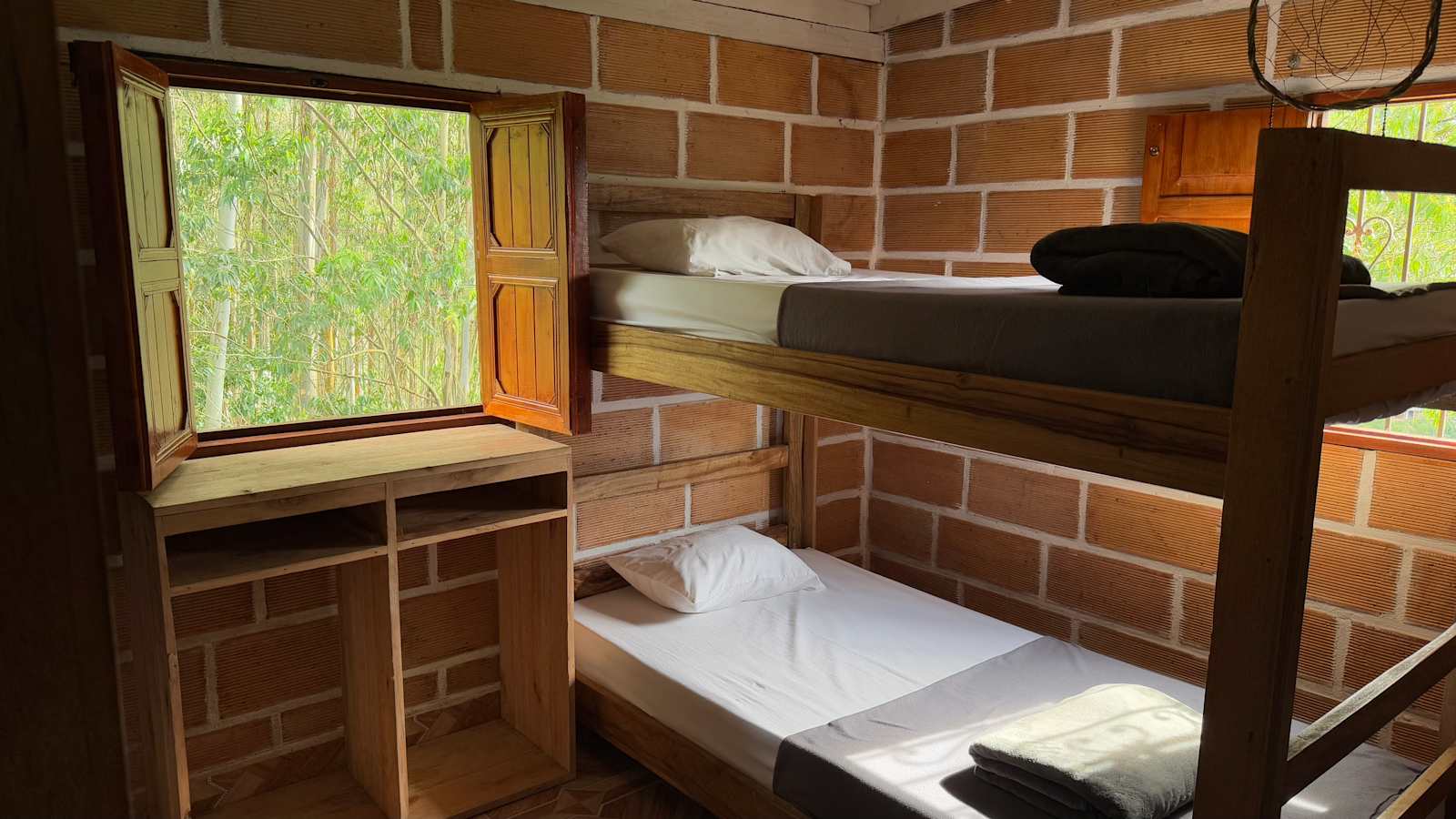 Ayahuasca Casa Artística, Jardin