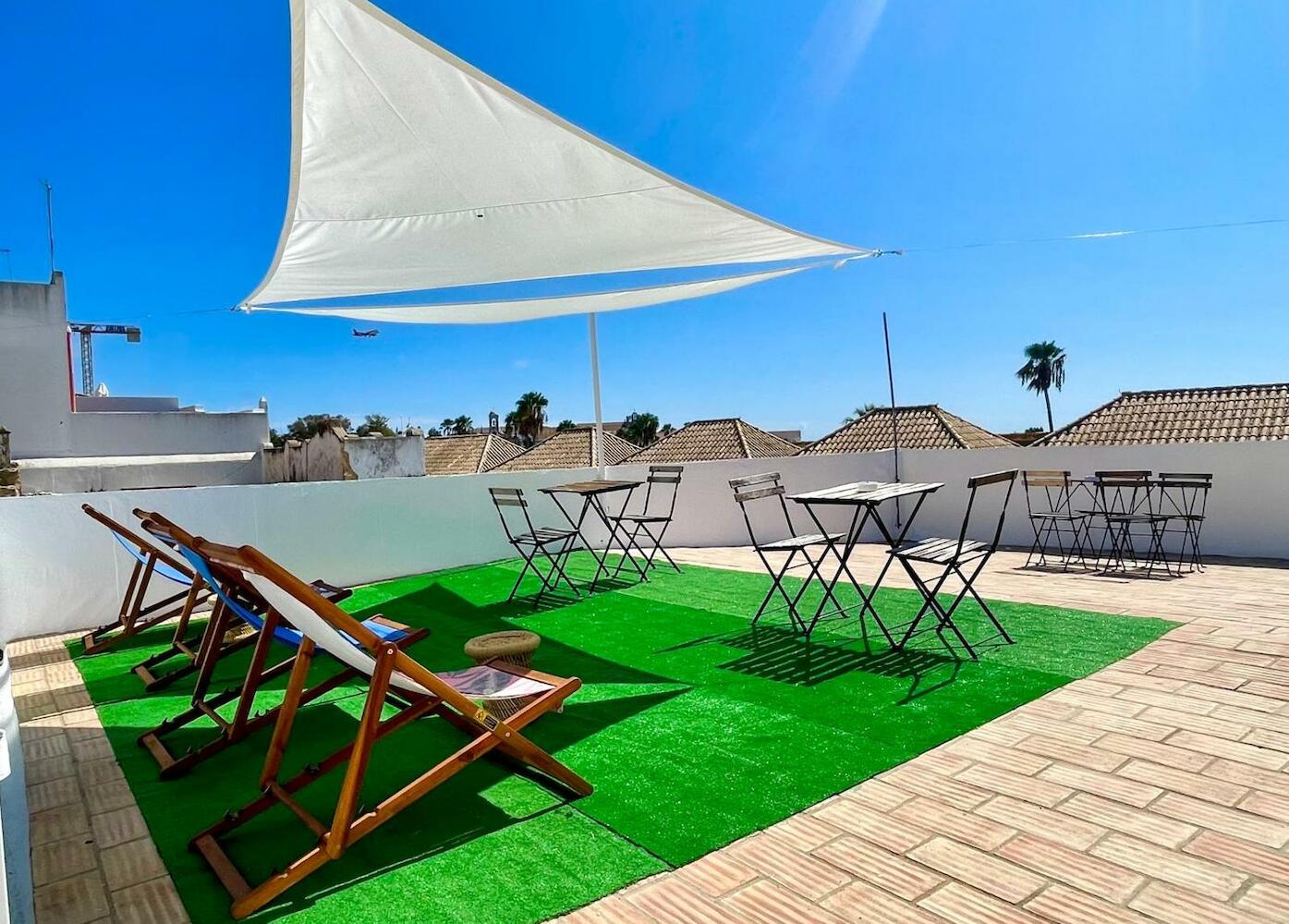 Algarve Hostel by SWEET SPOT FOR US Property Management, Faro