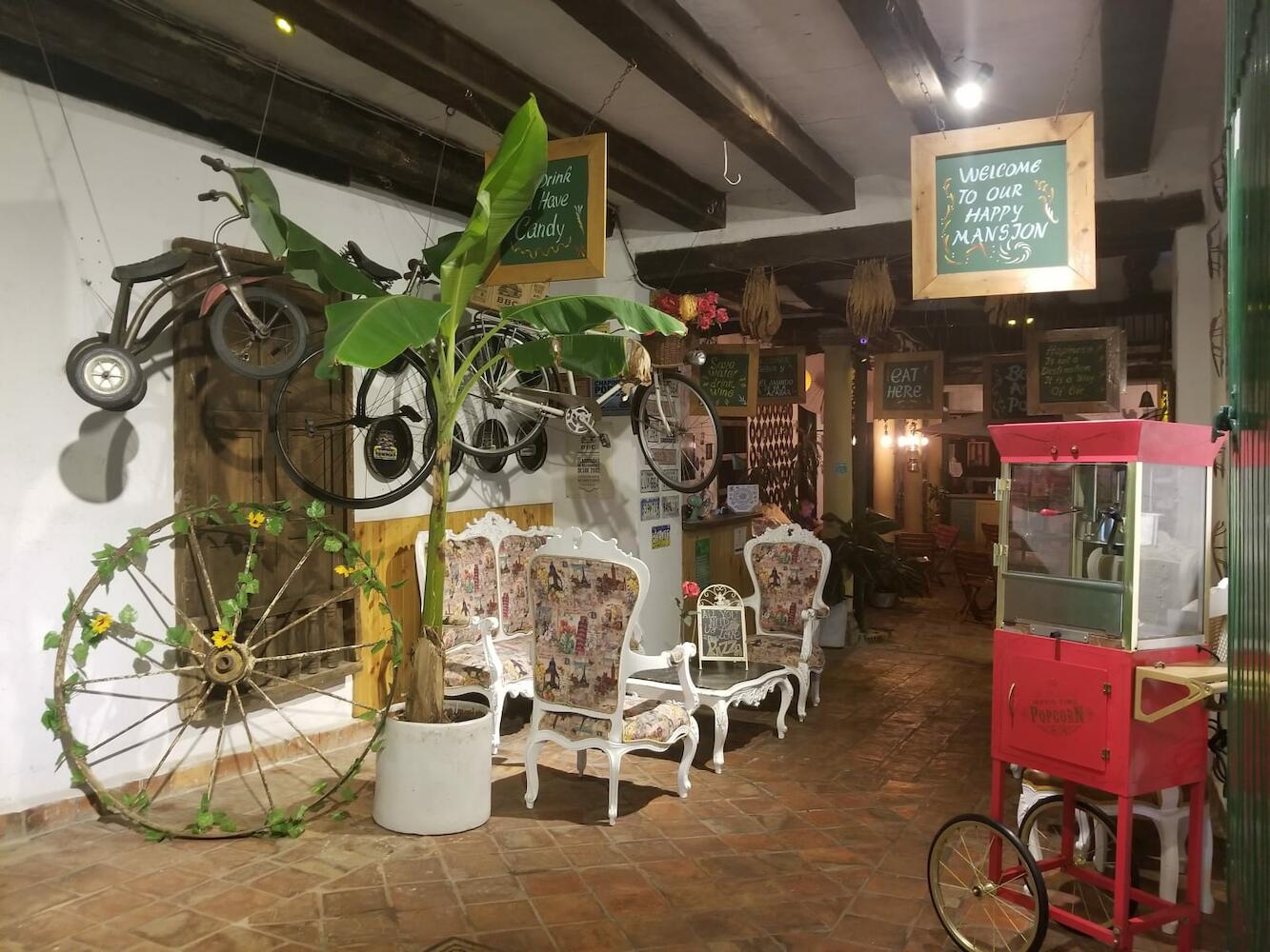 La Mansion Hostel