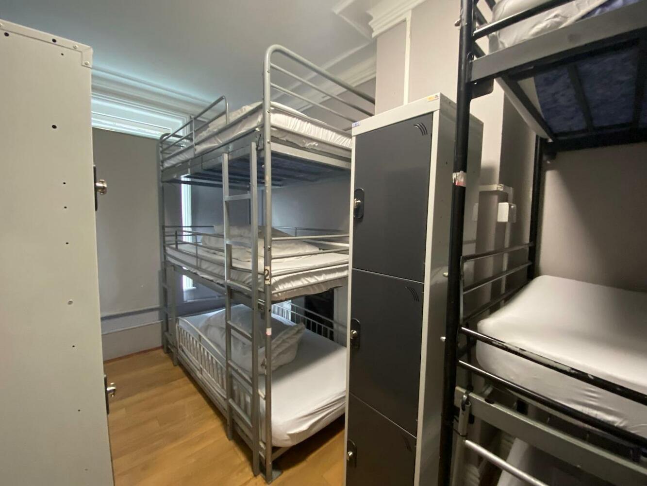 Queen Elizabeth Chelsea Pub & Hostel, London