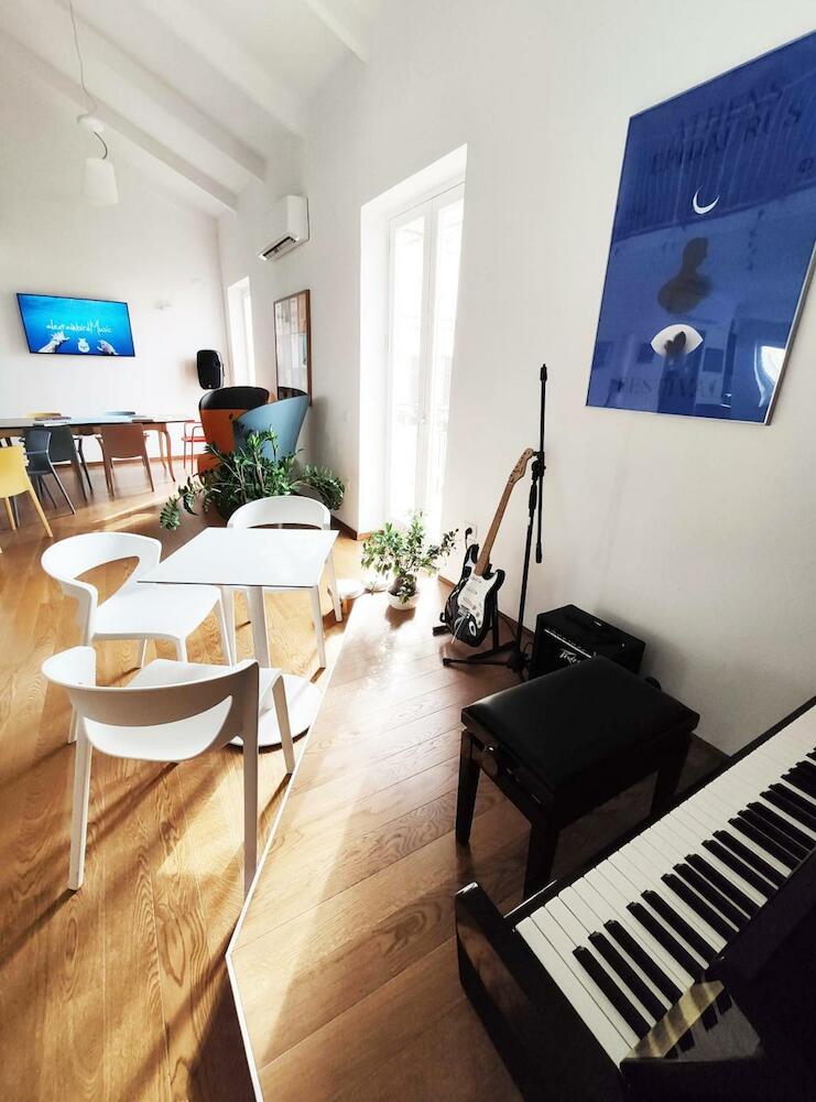 Tric Trac Hostel, Naples