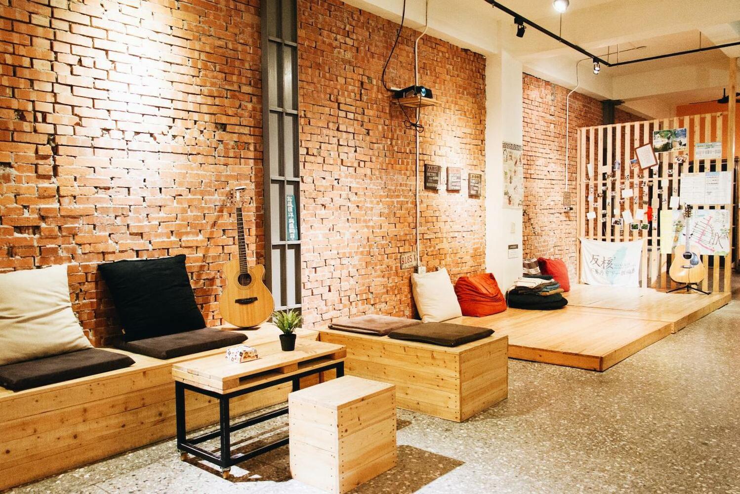 Lane62 Hostel