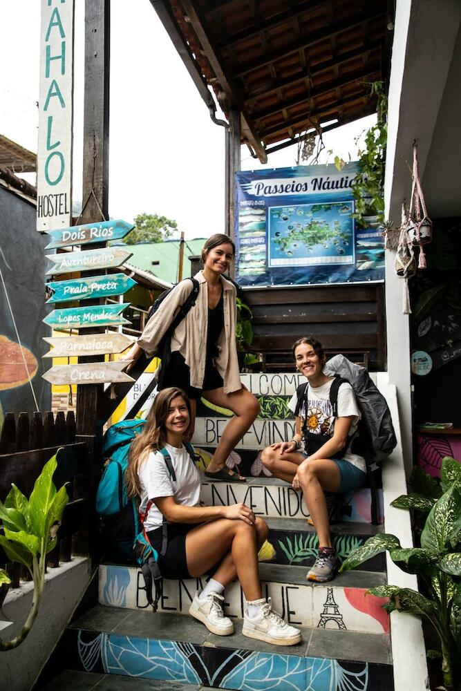 Mahalo Hostel