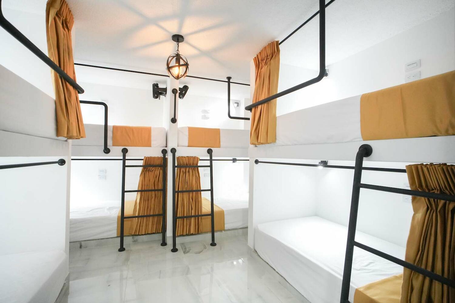 Qantic Lodging & Rooftop, Medellin