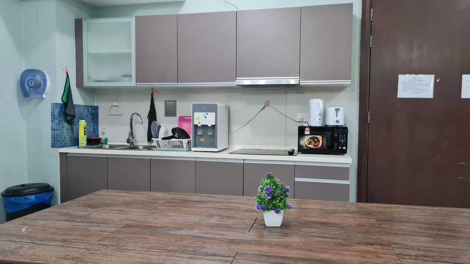 Hostel At Regalia Residence