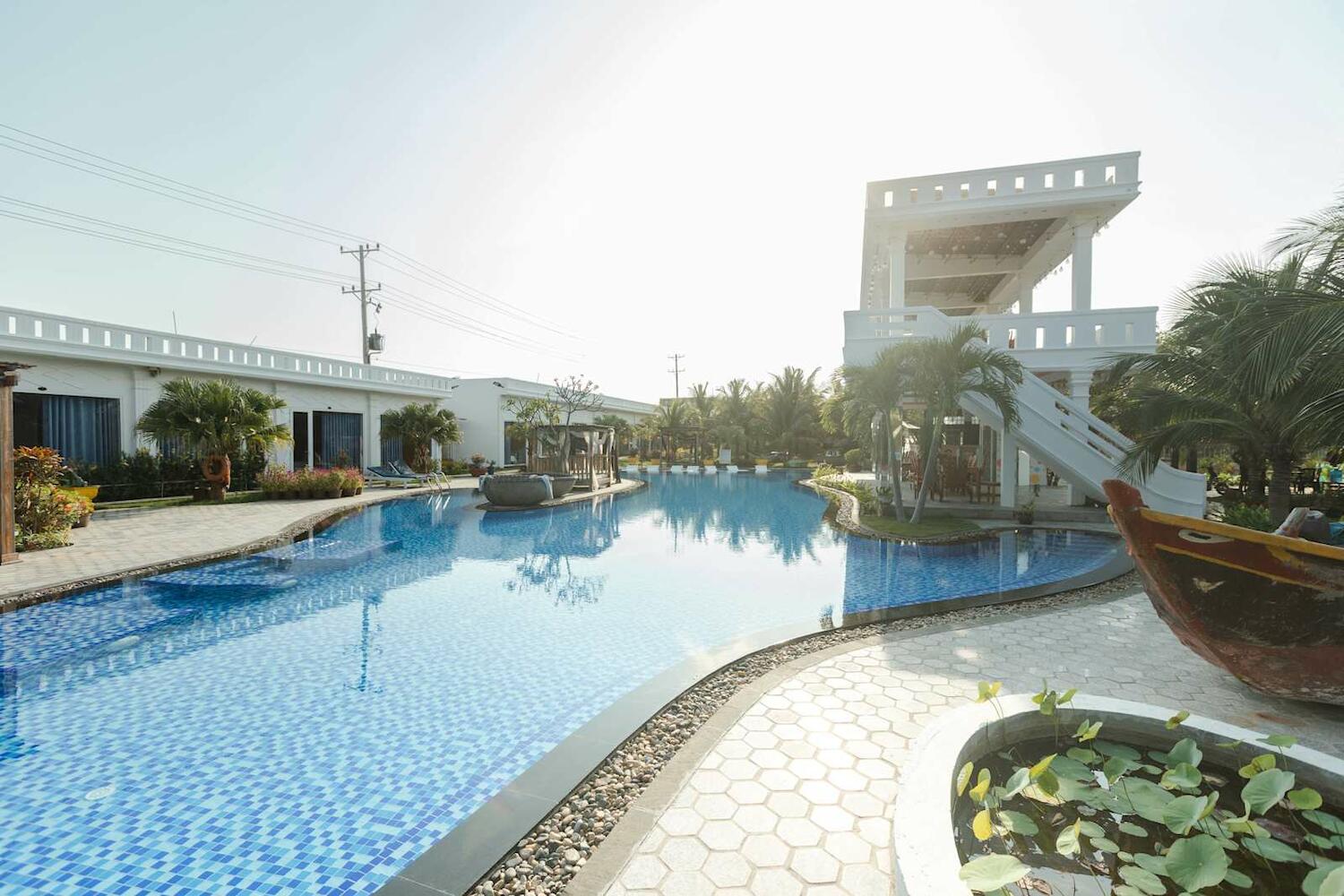 Fairy Hills Hotel
