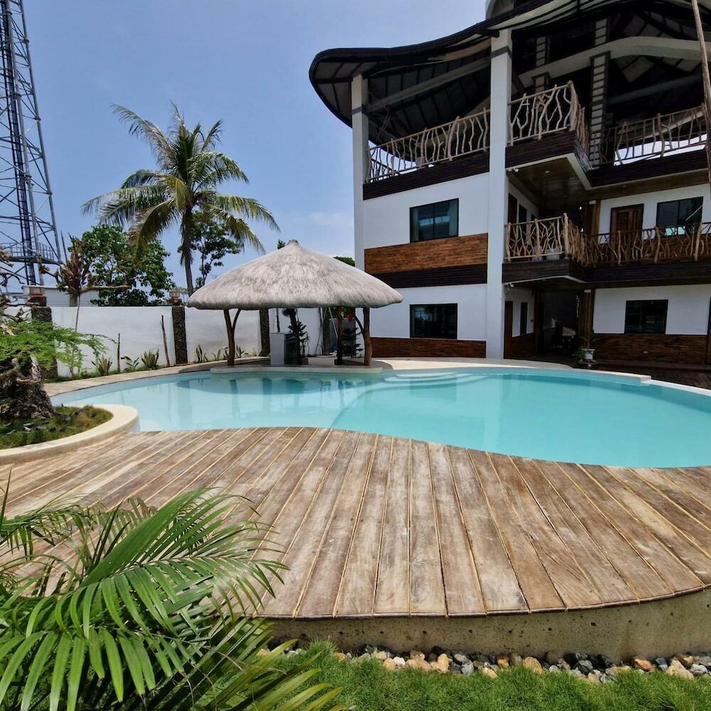 The Hat Trick Hostel, Moalboal
