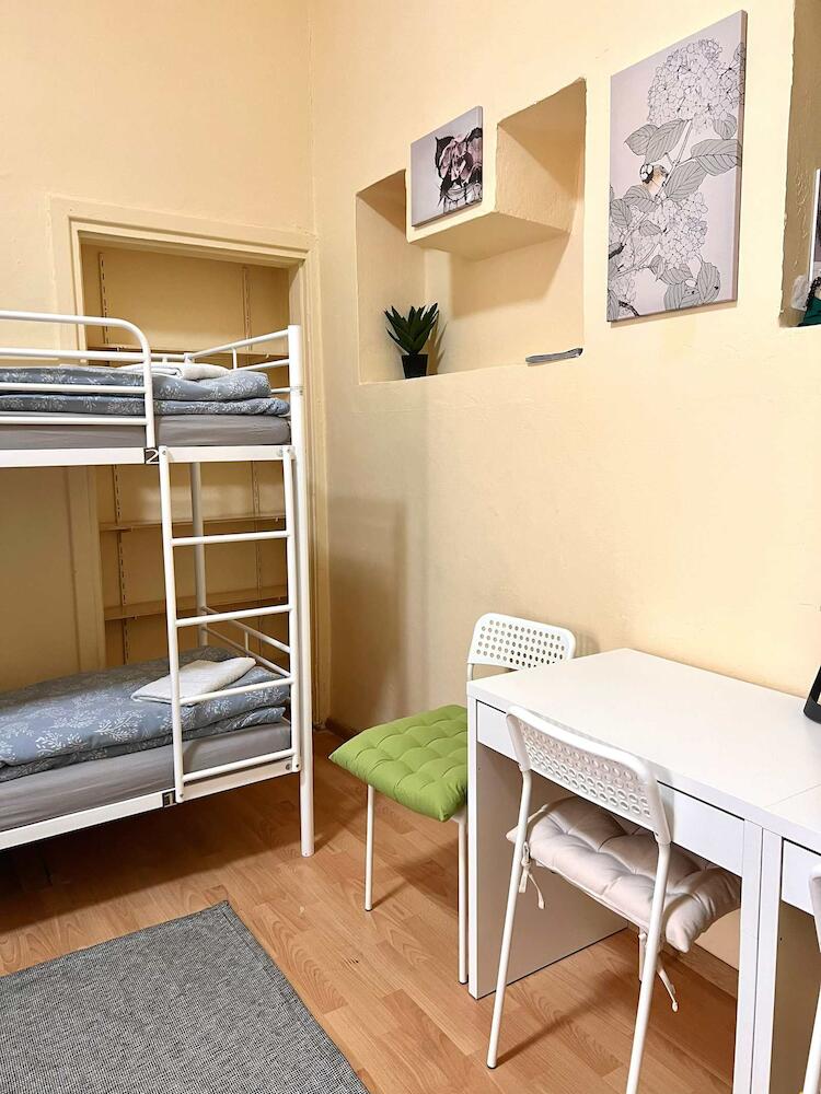 Girls Hostel, Krakow