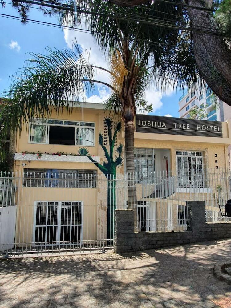 Joshua Tree Hostel - Curitiba, Curitiba