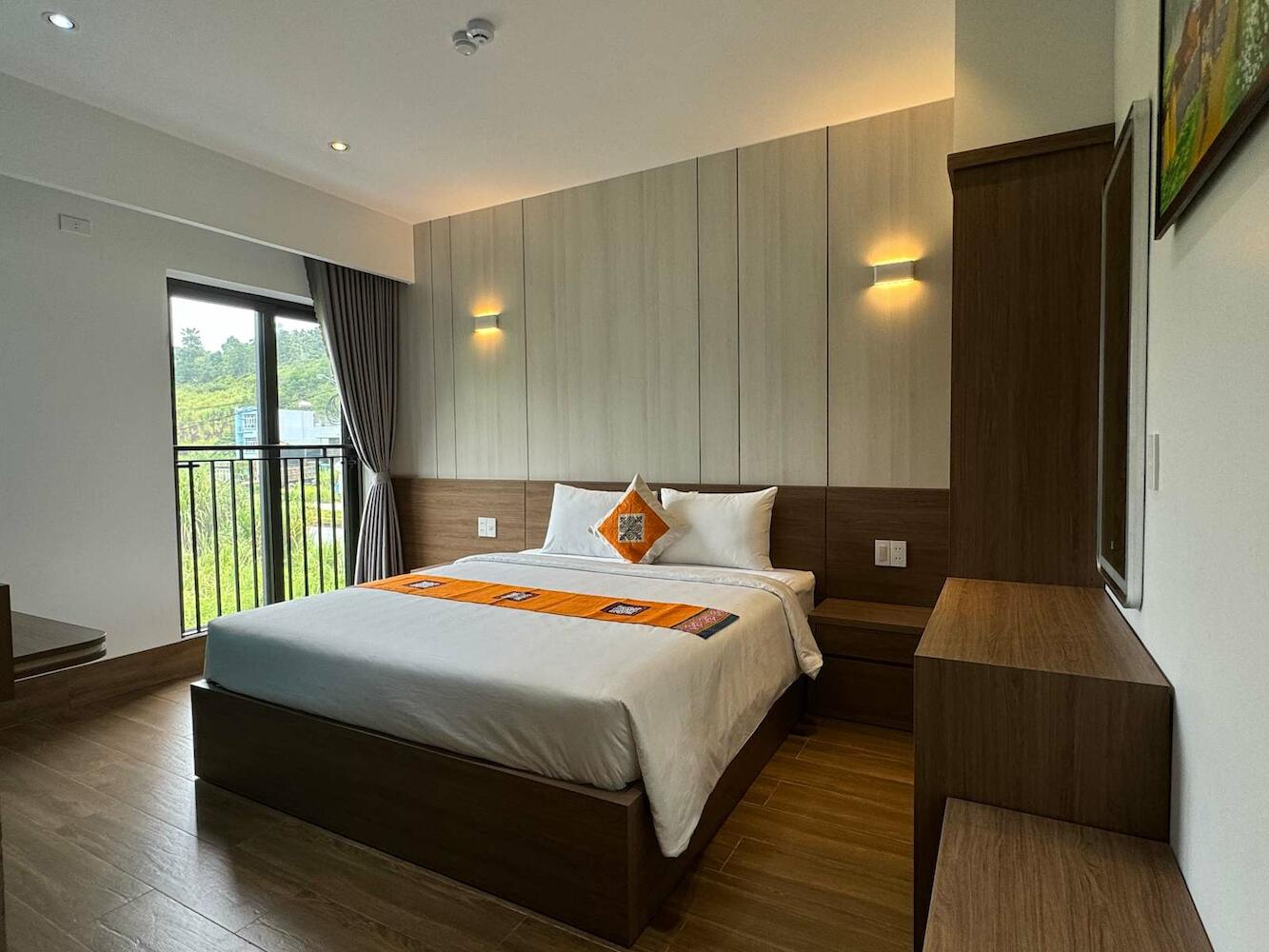Ha Giang Hostel Motorbike & Tour