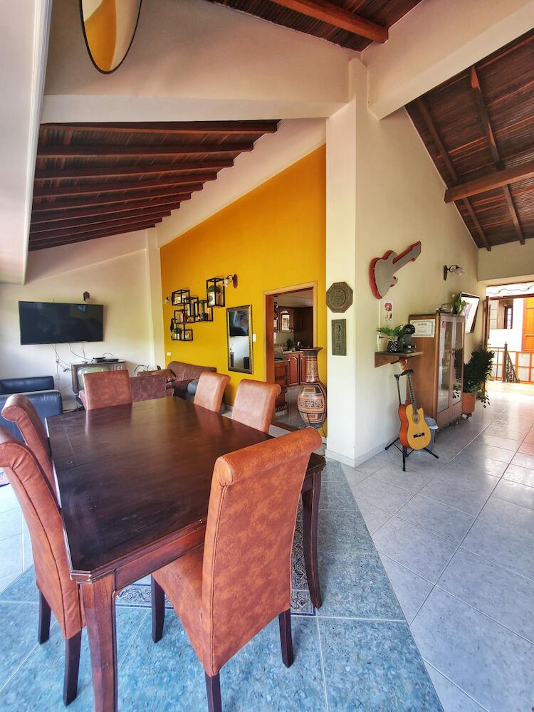 Sam's Vip Hostel