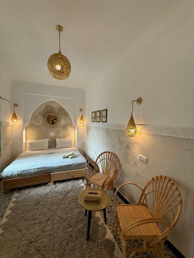 Yu Yu Hostel