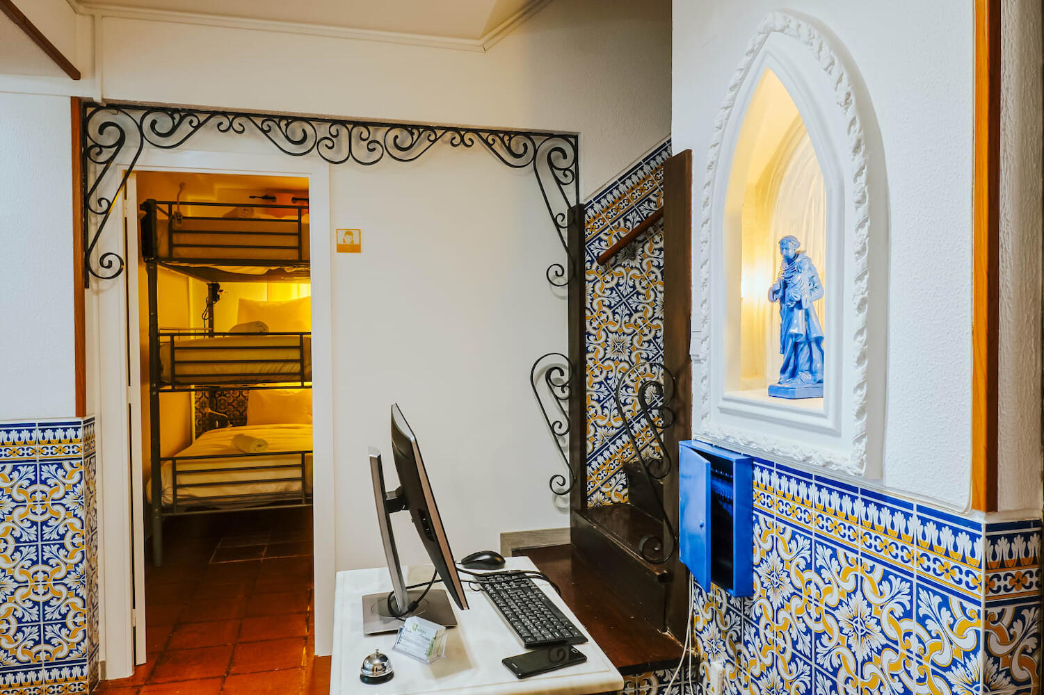 Help Yourself Hostels - Restelo, Lisbon