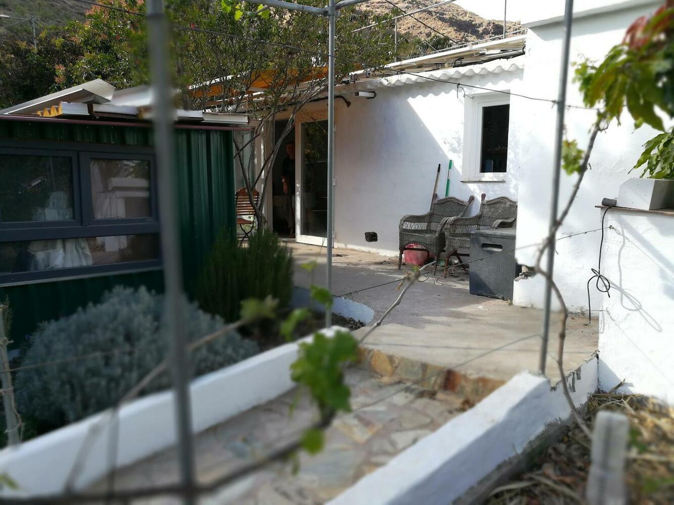 Bett 2 im Frauen-2-Bettzimmer NUR Frauen Only Wimen SOLO Mucheres, Gran Canaria