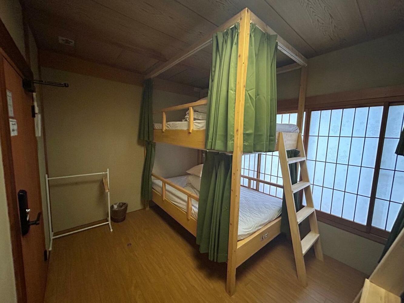 Gion Kyoto Miyagawacyo Guesthouse HANAKANZASHI, Kyoto