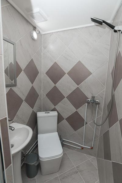 NANA, Vlorë