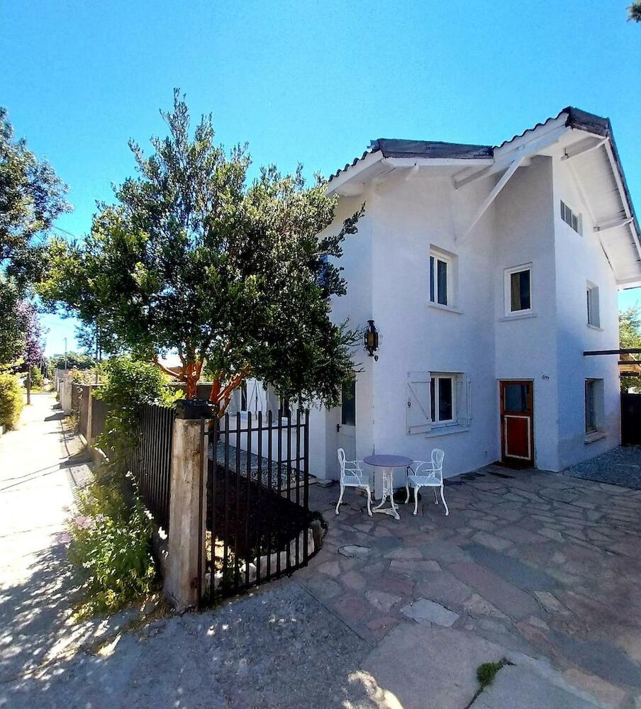Casa Central Hostel