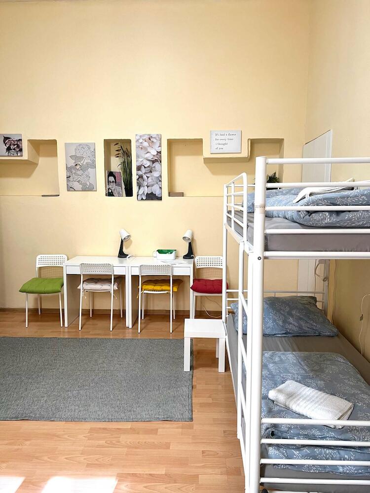 Girls Hostel, Krakow