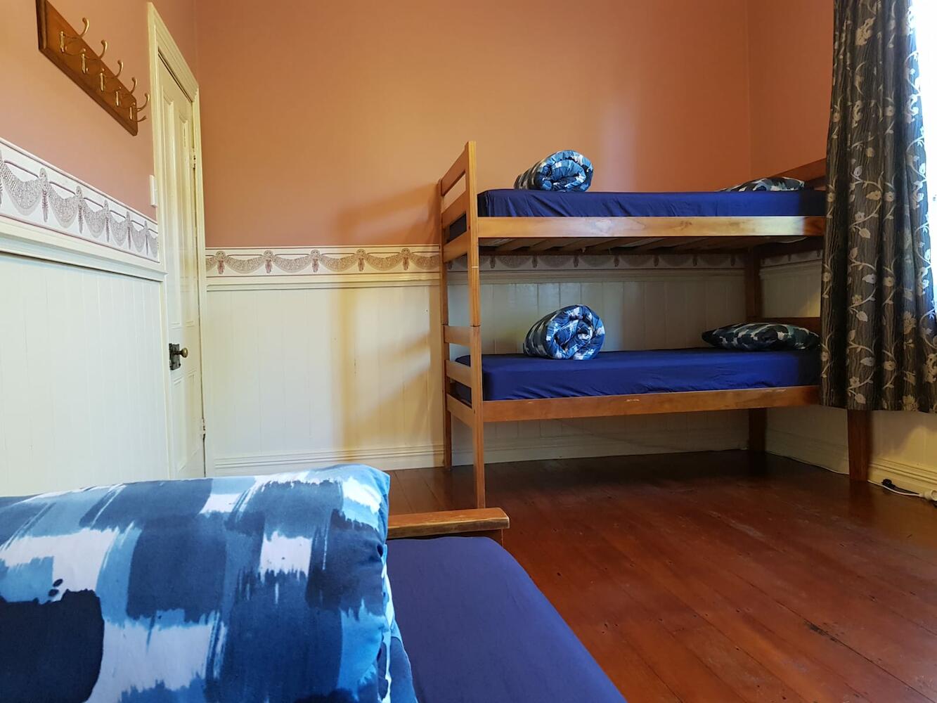 Price Comparison for Endless Summer Lodge in Ahipara (with HONEST