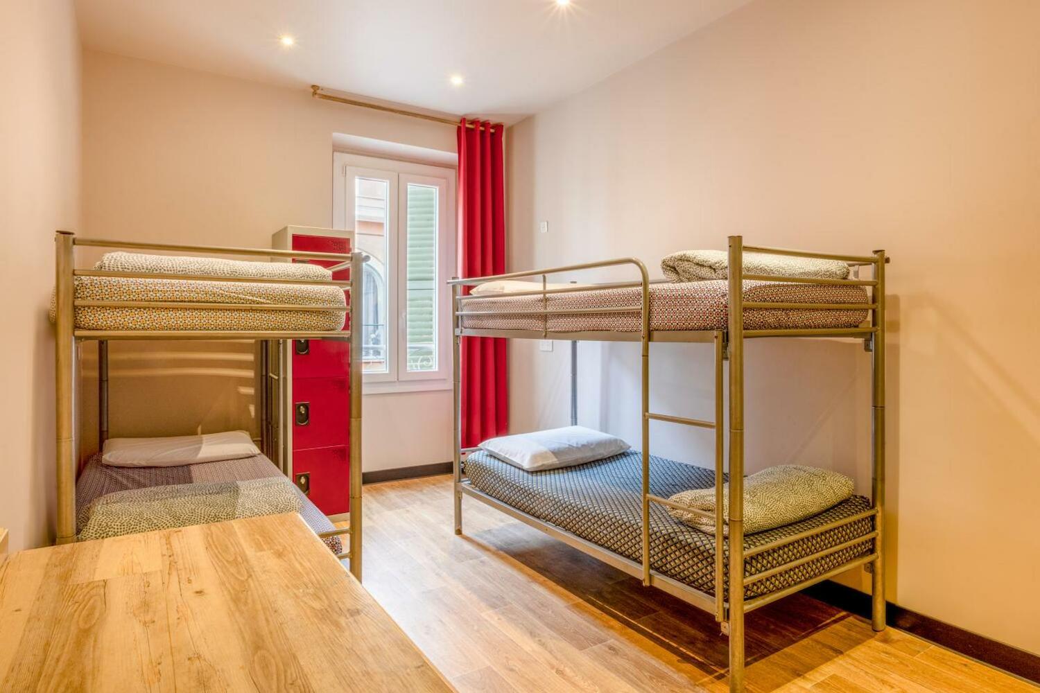 Villa Saint Exupery Beach Hostel, Nice