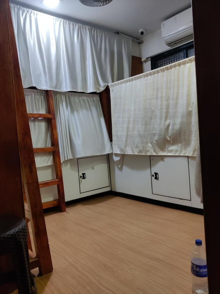 Perfect Dormitory, Mumbai