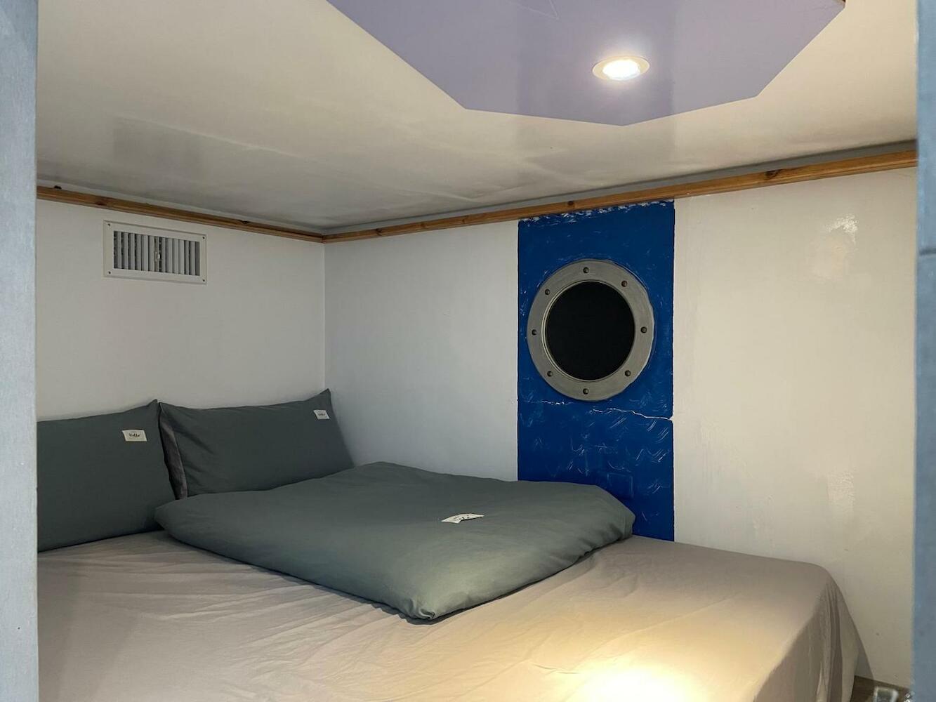 The Hostel By The Sea, Green Island