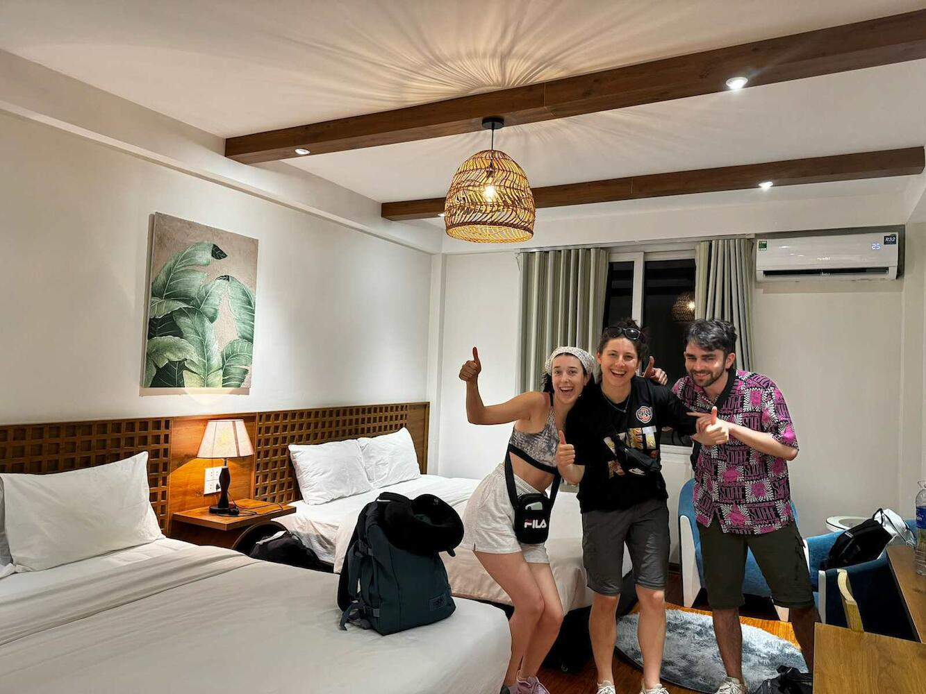 Cheers Hostel & Tours