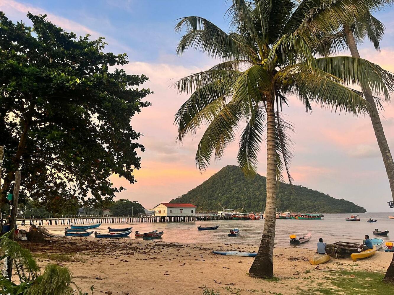 Lovesick Hostel & Sports Bar Mpai Bay, Koh Rong Sanloem